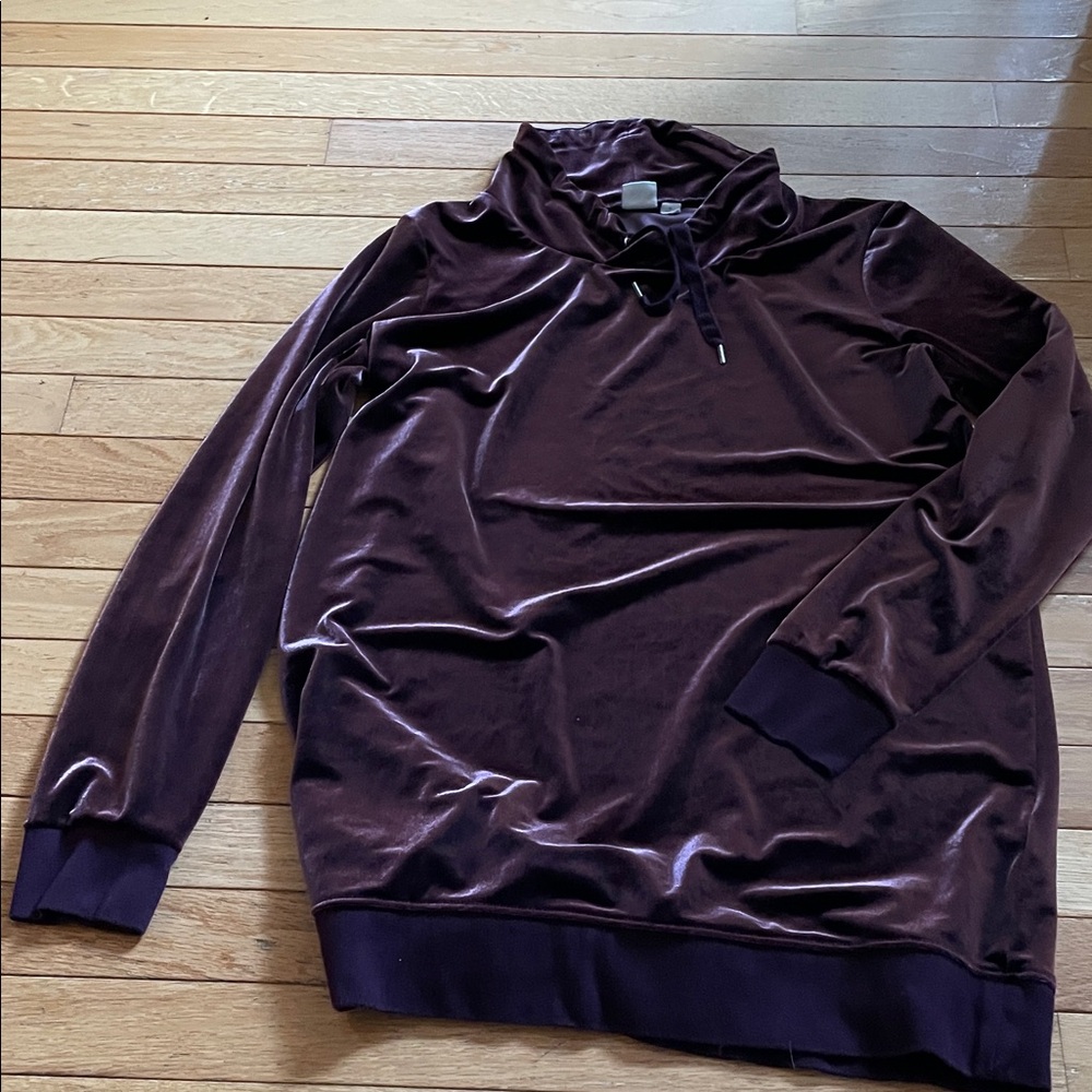 GAP Maternity Velvet Long Sleeve Top in Deep Plum